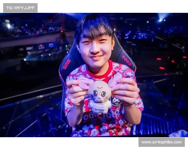 PRX力克RRQ荣膺2025无畏契约太平洋赛区三冠王荣耀时刻