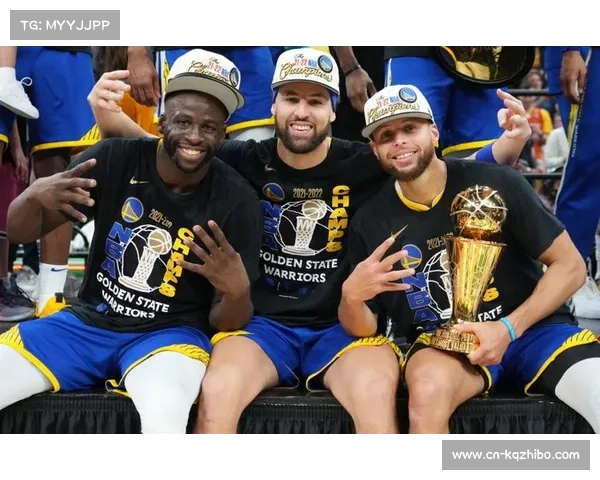 勇士2022年冠军阵容仅剩4人,王朝更迭引发阵容重建思考